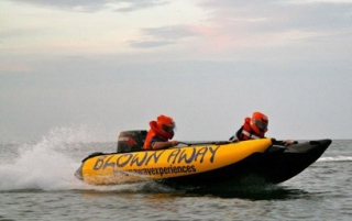  Acelerando junto con Blown Away 